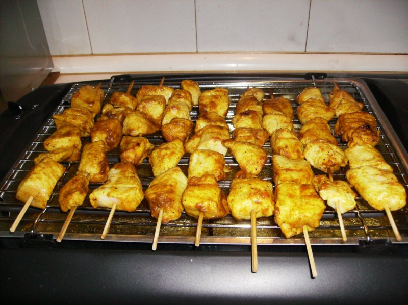 Pinchos_morunos_en_la_parrilla_Copy