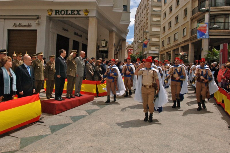 Un_momento_del_homenaje_brindado_este_2_de_mayo_al_ceut_Jacinto_Ruiz_de_Mendoza_Copy