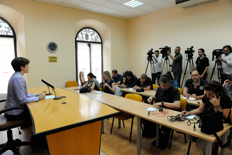 La portavoz del Gobierno durante la rueda de prensa