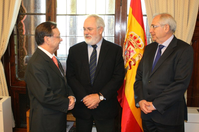 El_presidente_de_Ceuta_Juan_Vivas_el_ministro_de_Medio_Ambiente_Miguel_Arias_y_el_presidente_de_Melilla_Juan_Jos_Imbroda._Copy