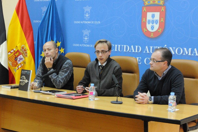 El_consejero_de_Fomento_y_Medio_Ambiente_Guillermo_Martnez_junto_con_scar_Ocaa_y_Jos_Manuel_Prez_Rivera_en_la_presentacin_de_Alidrisia._Copy