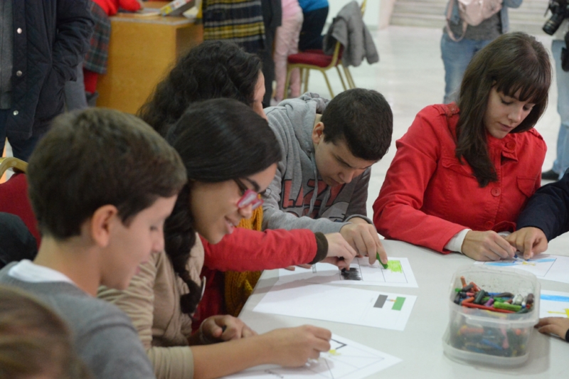 Los alumnos aprenden jugando