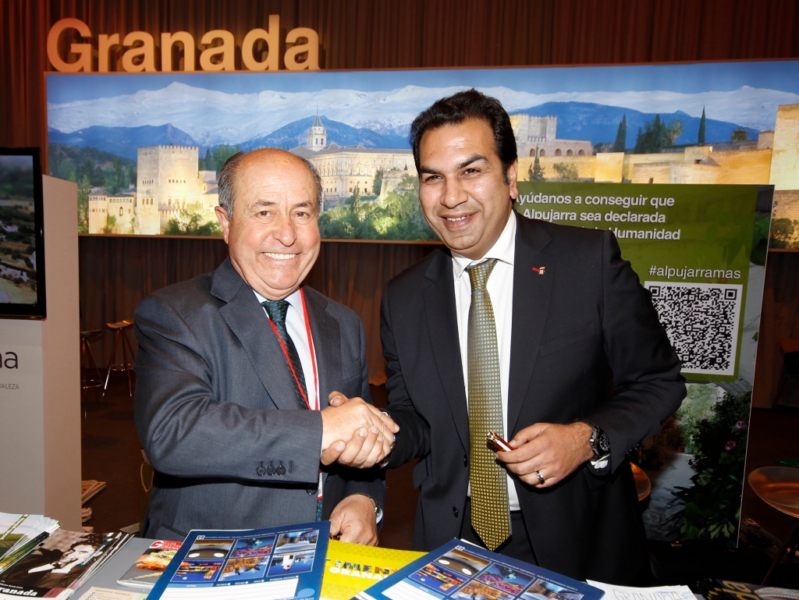 El consejero con el alcalde de Granada