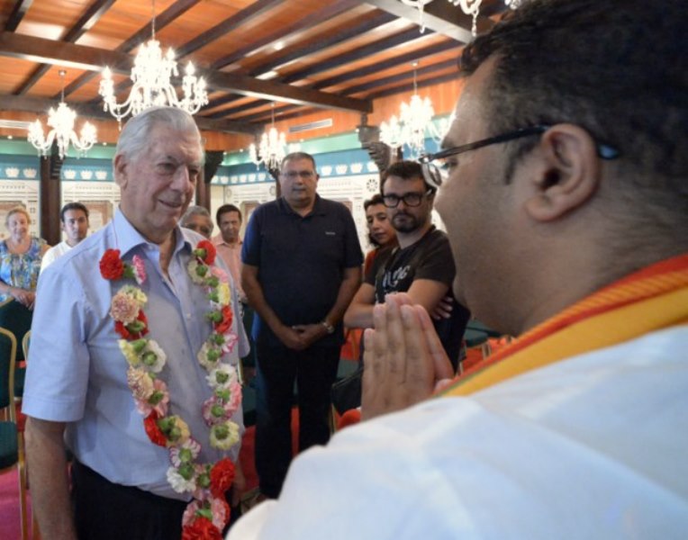 Vargas Llosa Premio Convivencia Templo Hindúweb