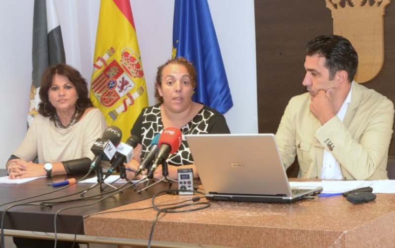 Josefina Fini Castillo Rabea Mohamed Carlos Rontomé Asuntos Sociales Condiciones Vida Población Ceuta 2013web