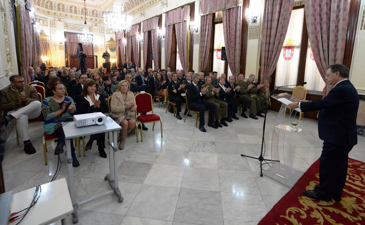 Juan Vivas salón trono 36 aniversario Constitución presidenciaweb