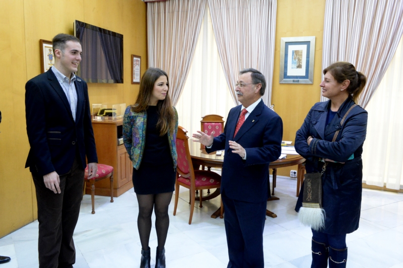 Vivas habla con los alumnos