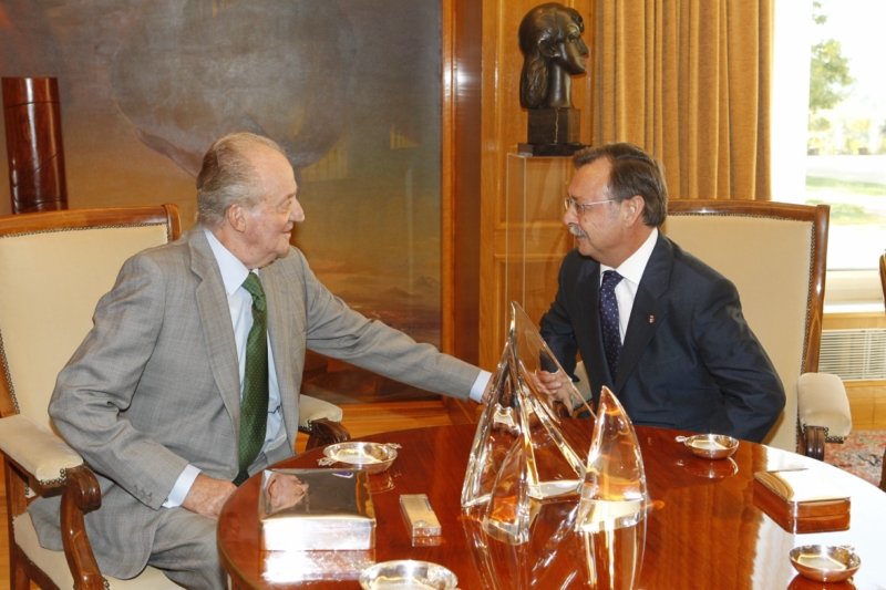 Vivas en una reunión con el Rey en 2011 en el Palacio Real