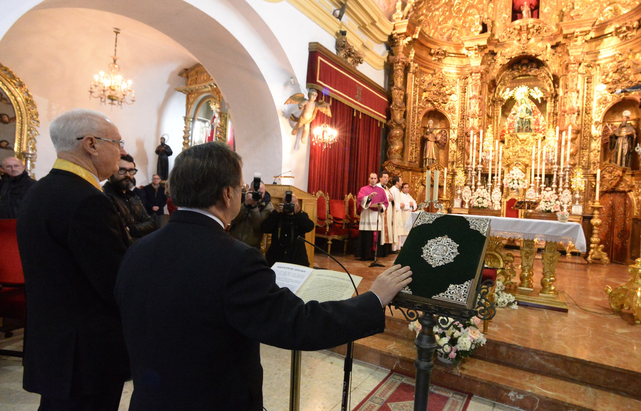 Juan Vivas renovación voto gracias patrona alcaldesa perpetuaweb